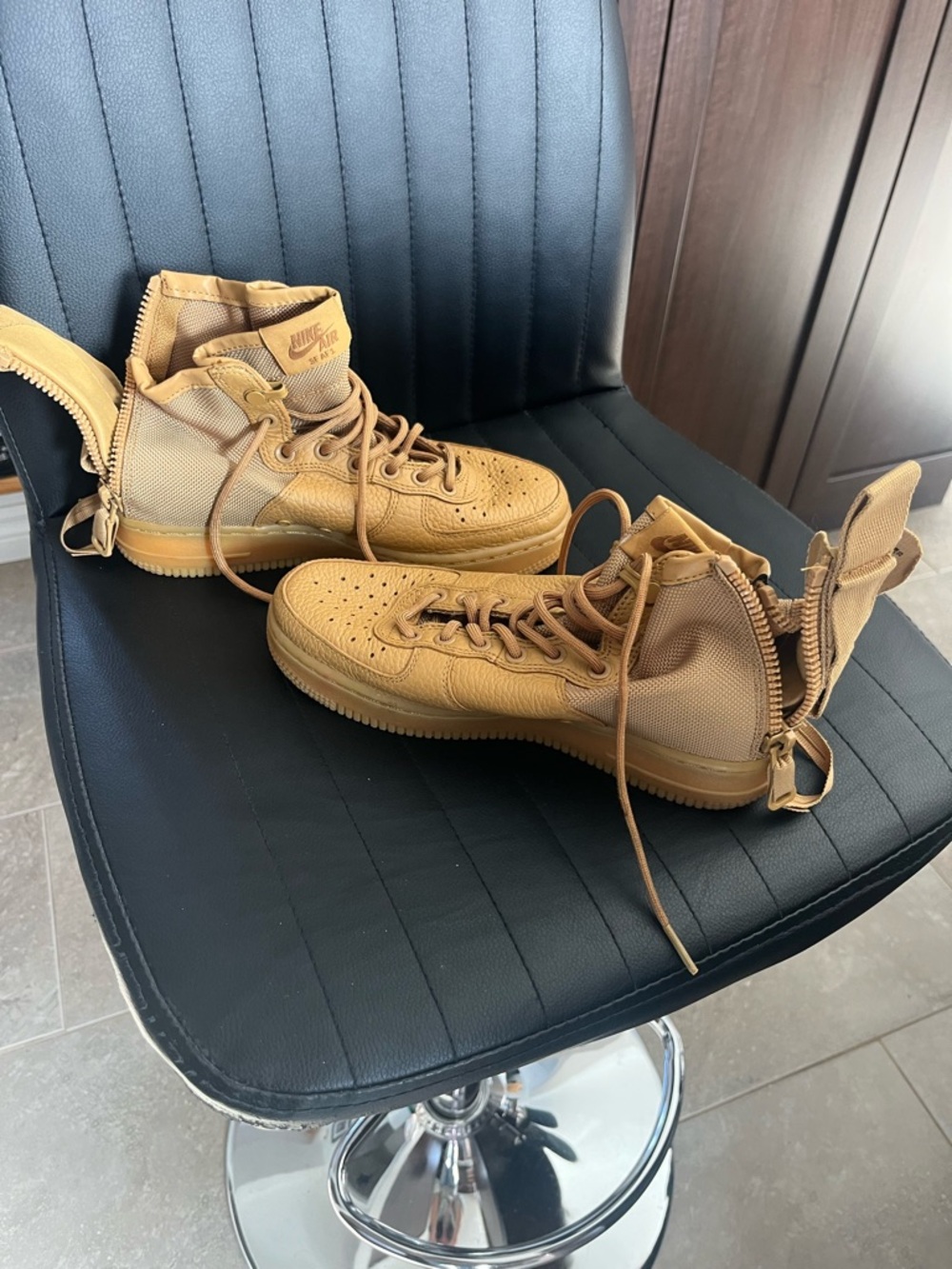 Nike Tan SF Air Force 1 High Top Sneakers. Fits 5.5 women. Worn once !